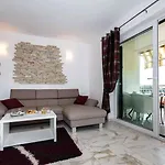 Apartmán 11 *