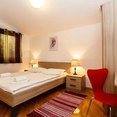 11 * Malinska